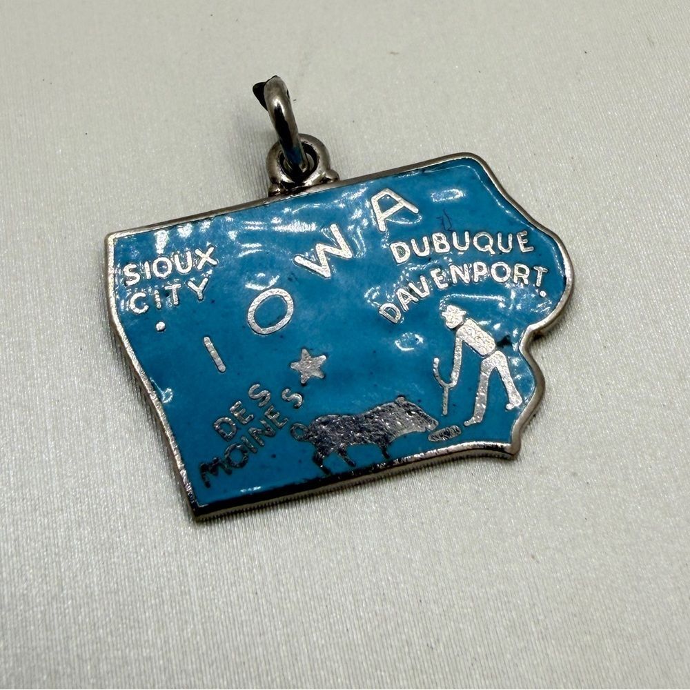 Vintage Wells Sterling Silver IOWA w/ blue‎ enamel state charm/pendant!